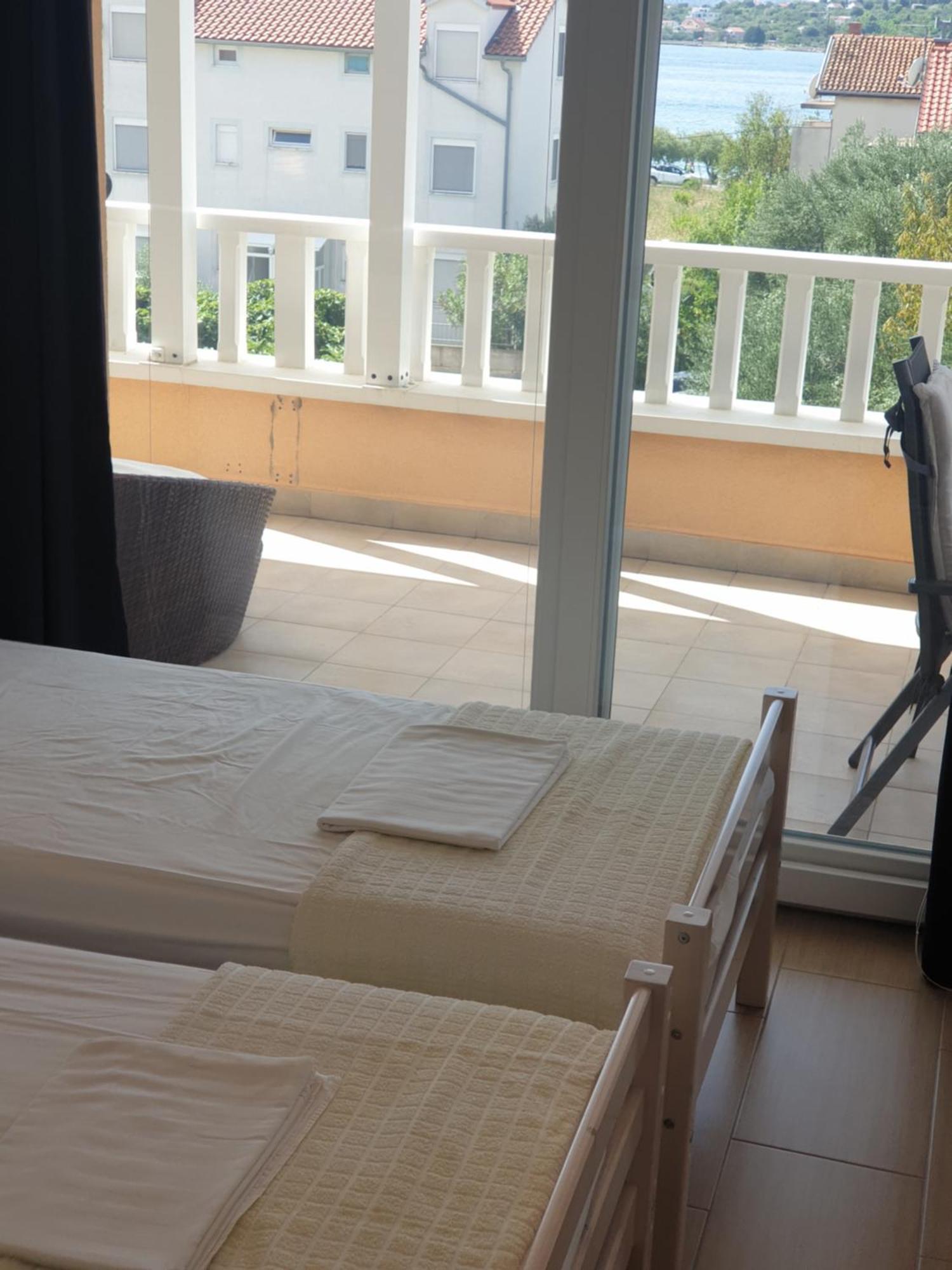 Apartments Tare, Free Parking Водице Екстер'єр фото