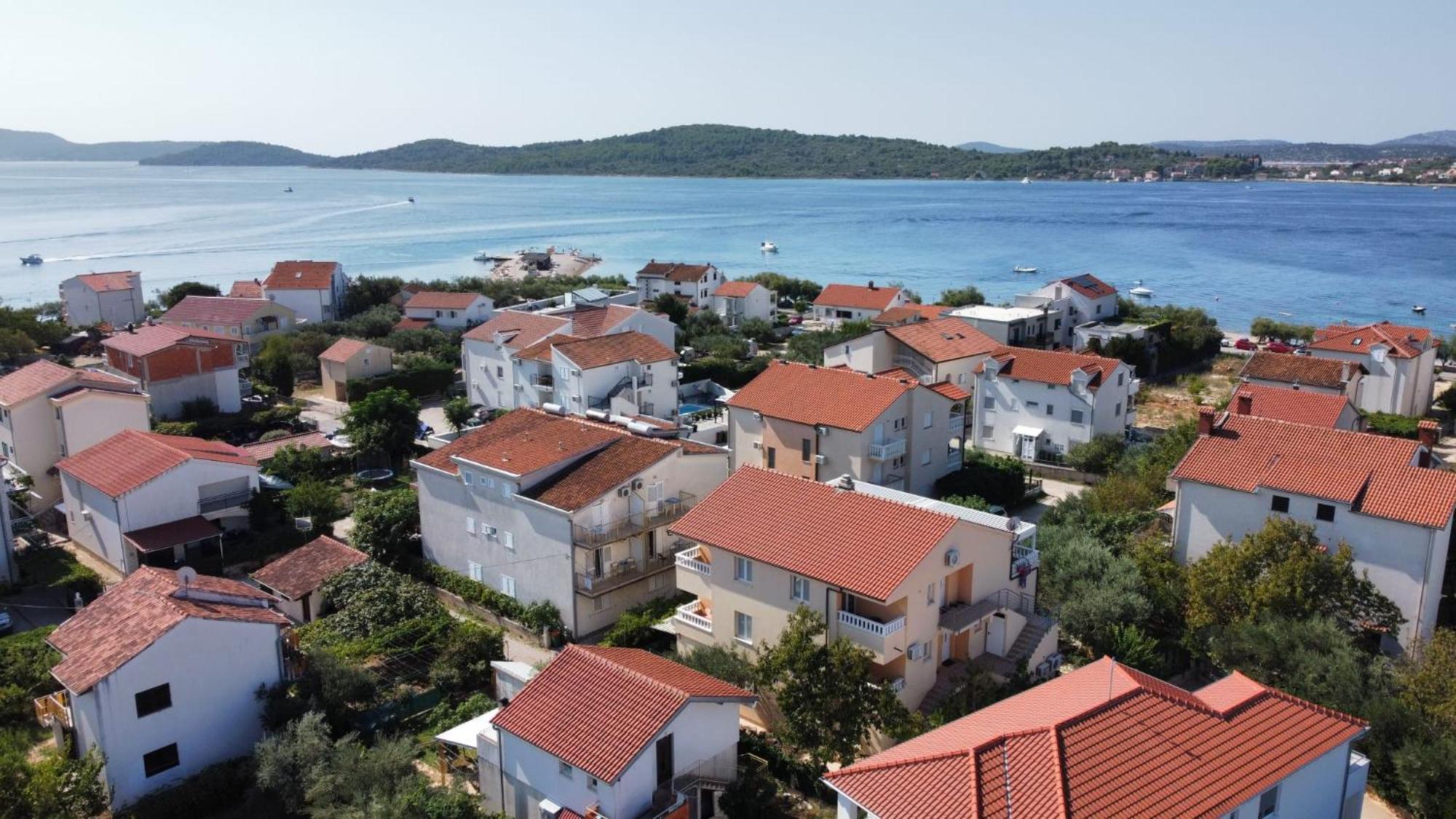 Apartments Tare, Free Parking Водице Екстер'єр фото