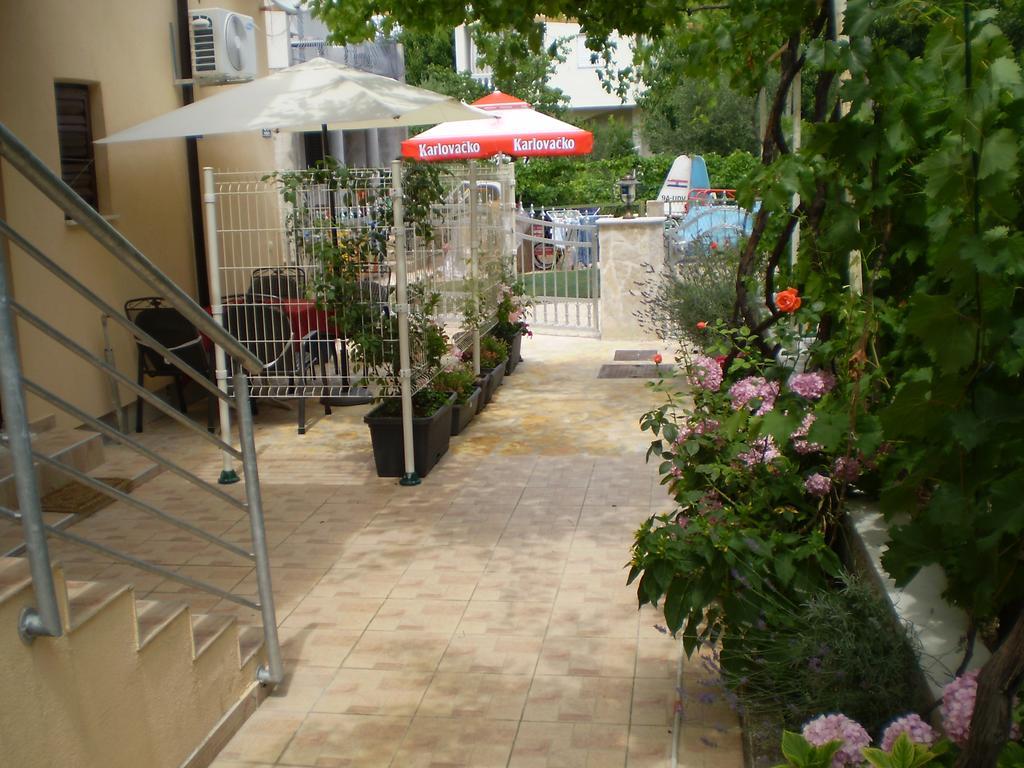 Apartments Tare, Free Parking Водице Екстер'єр фото